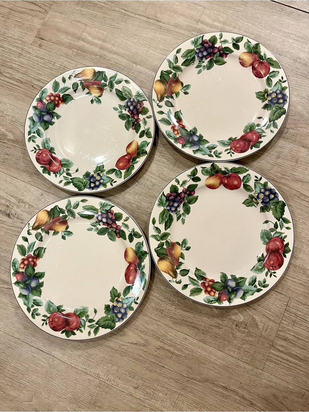 Sakura Oneida Sonoma Fruit-Patterned 11” Dinner Plates Set of 4 - Picture 3 of 10